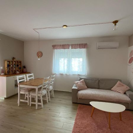 Appartement Mint&Rose à Peroj Extérieur photo